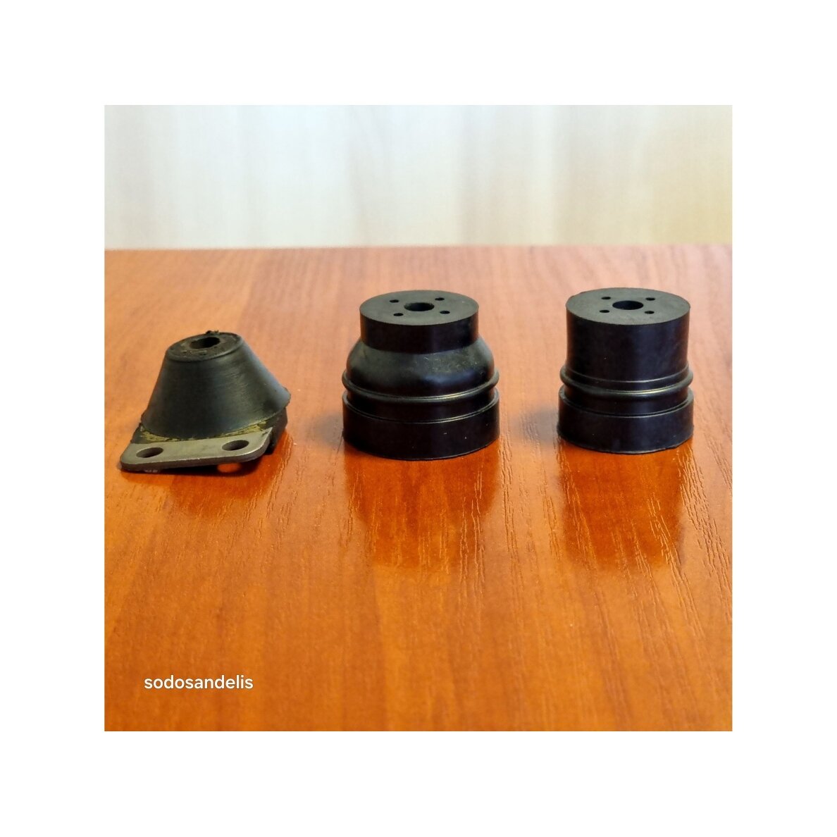 Shock absorber kit suitable for STIHL 024 026 MS240 MS260 11217909902 11217909903 11217909904 2