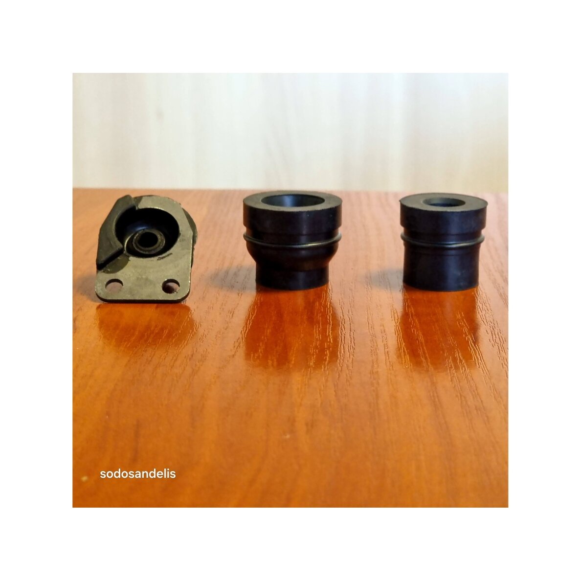 Shock absorber kit suitable for STIHL 024 026 MS240 MS260 11217909902 11217909903 11217909904 1