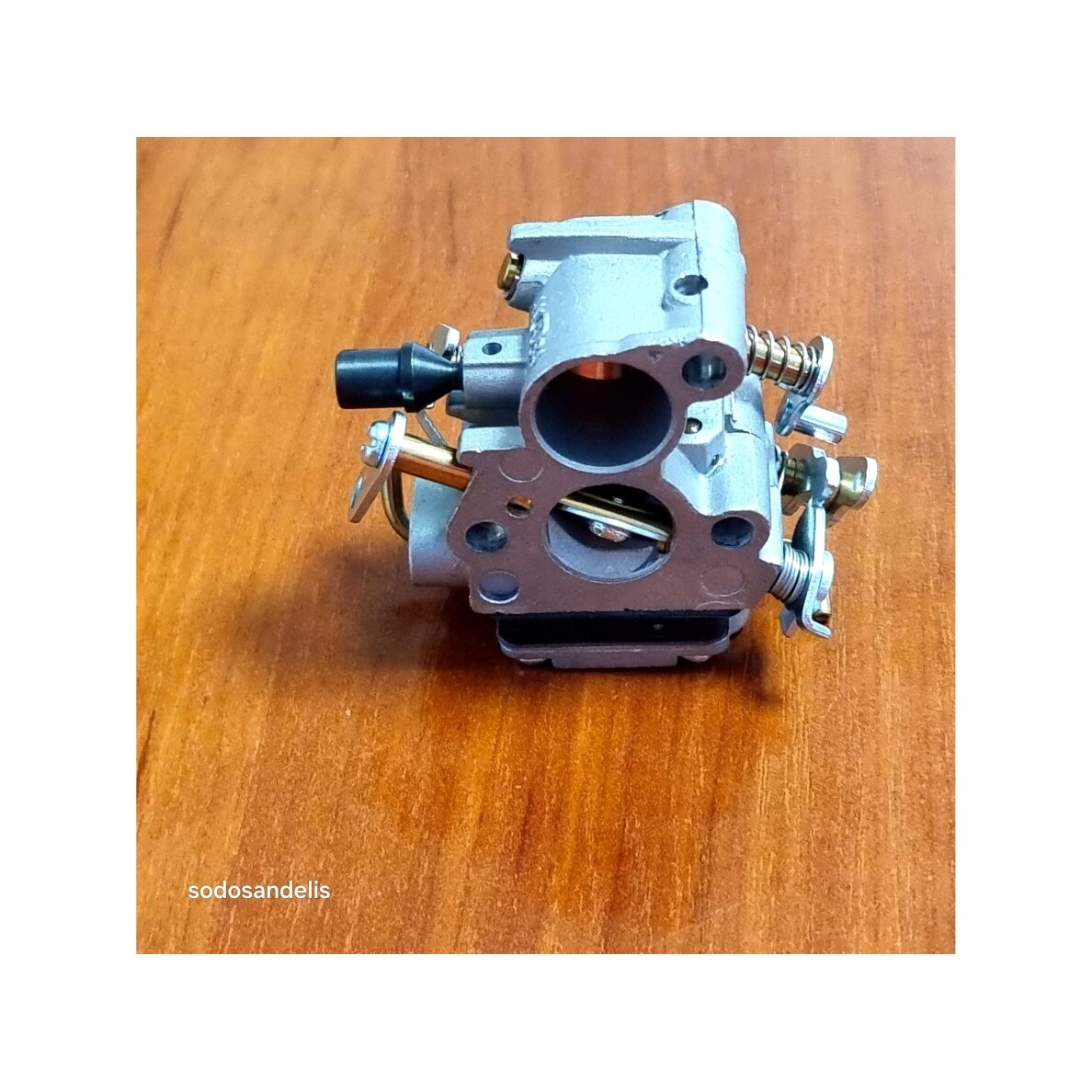 Karbiuratorius Husqvarna 235 235E 236 236E 240 240E pjūklams 586936202 8
