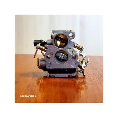 Karbiuratorius Husqvarna 235 235E 236 236E 240 240E pjūklams 586936202 6