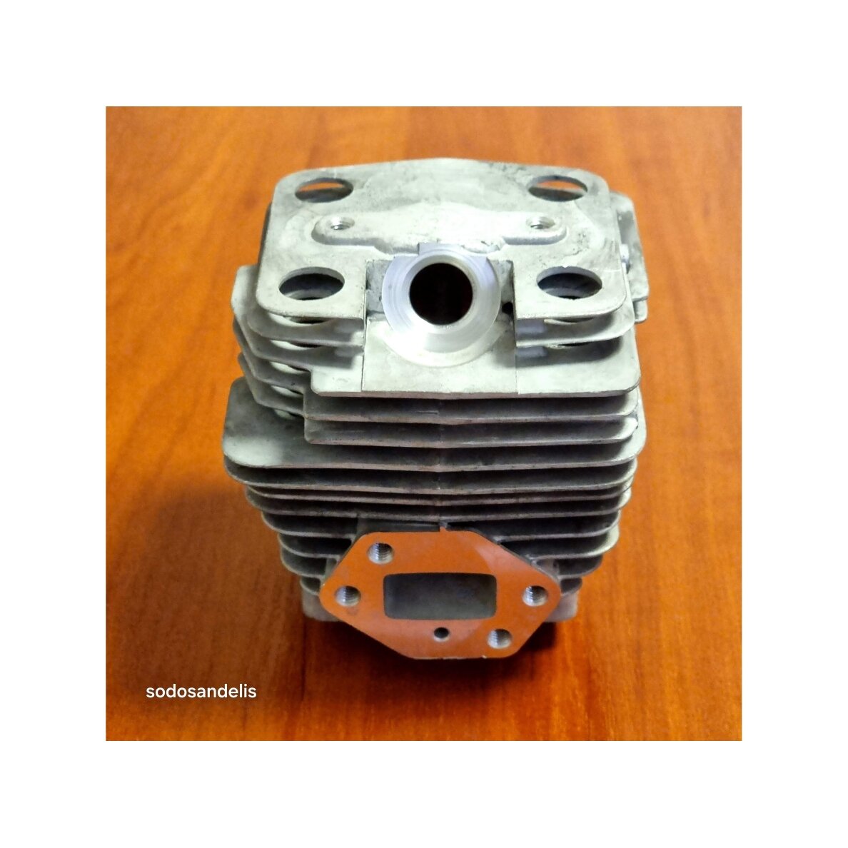 Cilindrs paredzēts Husqvarna 143R II 143AE 443RB 542RBS Zenoah G45L E45A 510064201 515361401 3