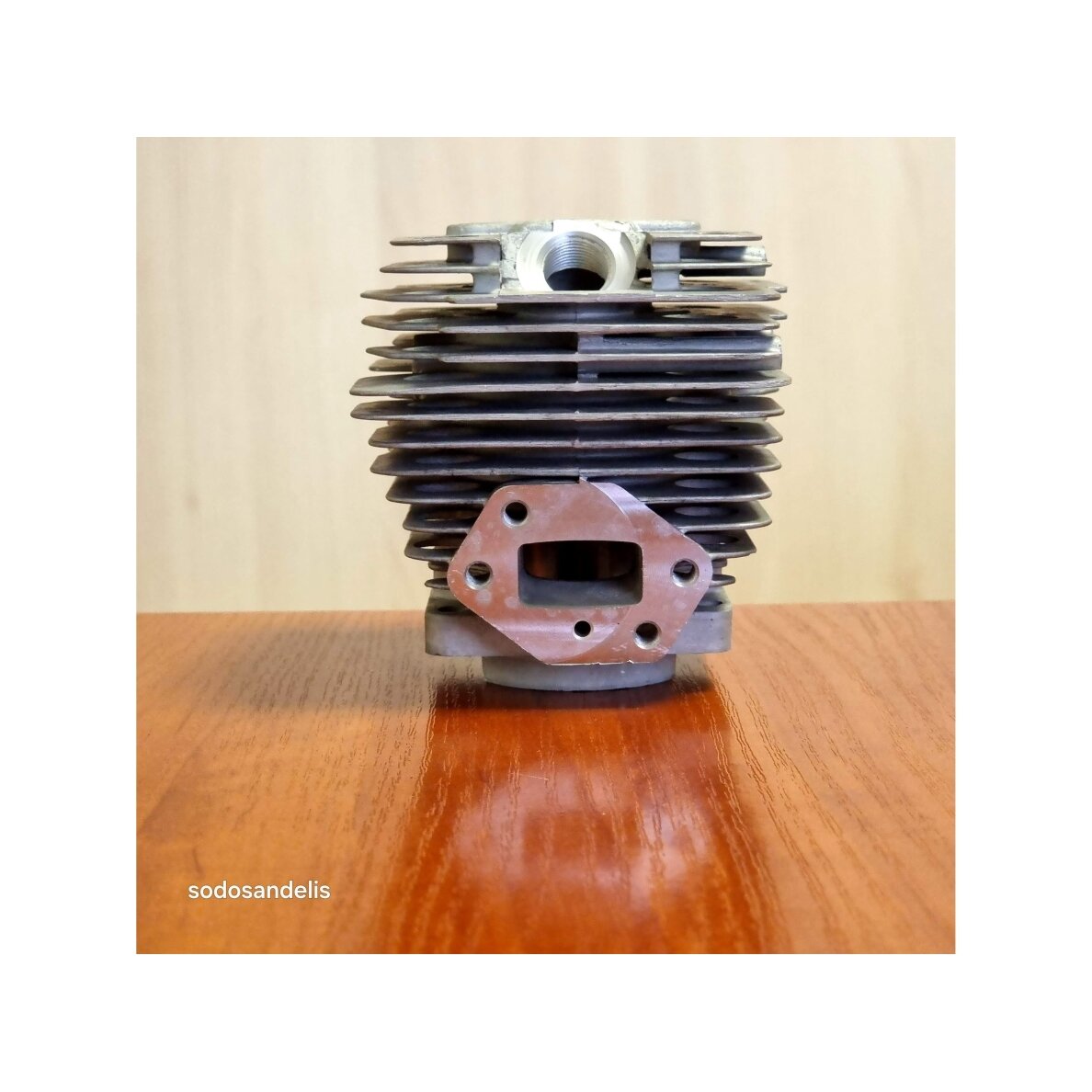 Cilindrs paredzēts Husqvarna 143R II 143AE 443RB 542RBS Zenoah G45L E45A 510064201 515361401 1