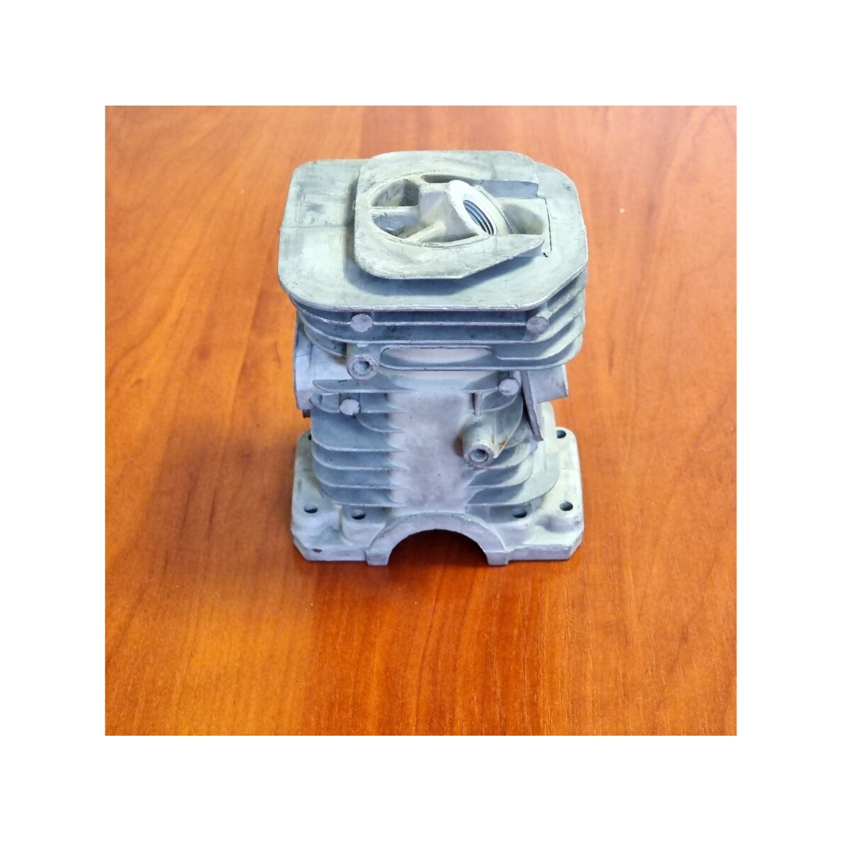 Cilindro komplektas Husqvarna 36 41 136 137 141 142 Pjūklams Kodas 530069941 11
