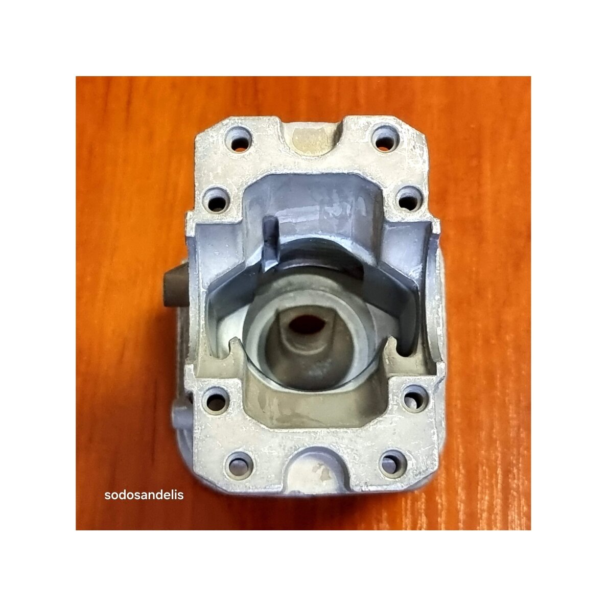 Cilindro komplektas Husqvarna 136 137 141 142 benzopjūklams 9 Cilindro komplektas Husqvarna 136 137 141 142 benzopjūklams 9