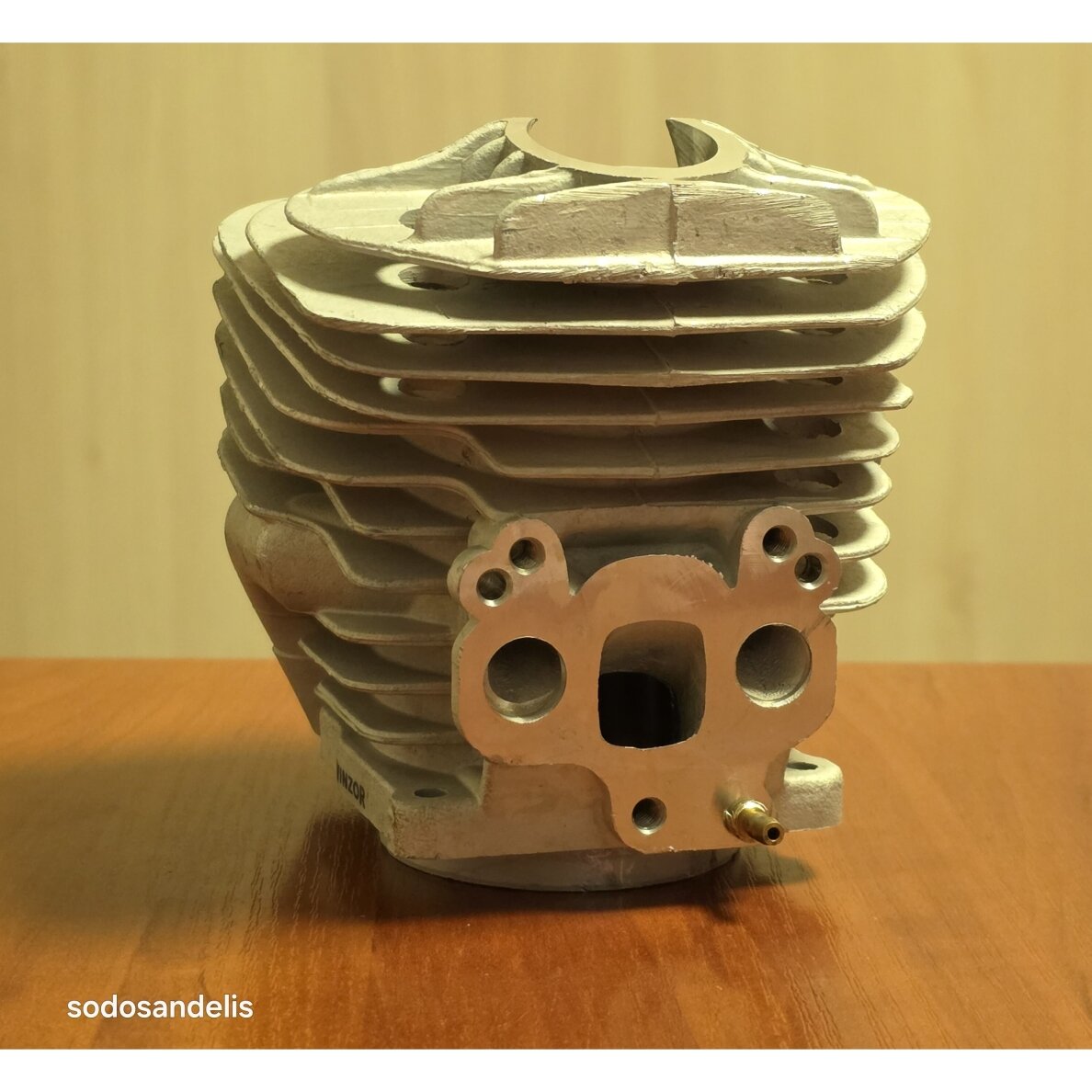 Cilindro komplektas Husqvarna 575XP 575 570 NIKASIL 51mm Part. 537254102 1 Cilindro komplektas Husqvarna 575XP 575 570 NIKASIL 51mm Part. 537254102 1