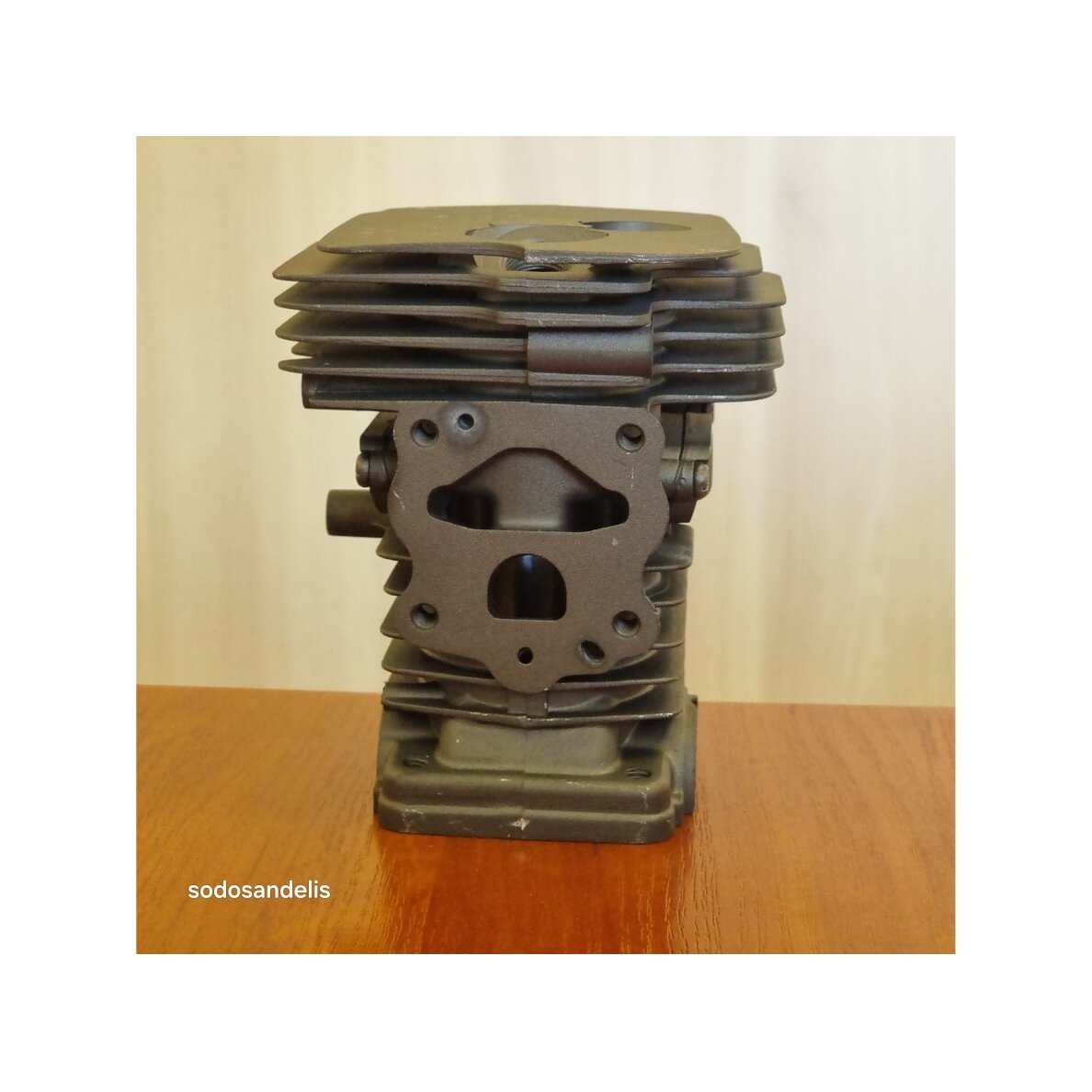 Cilindro komplektas skirtas Husqvarna 445; 450; Jonsered 2245; 2250 544119802 2