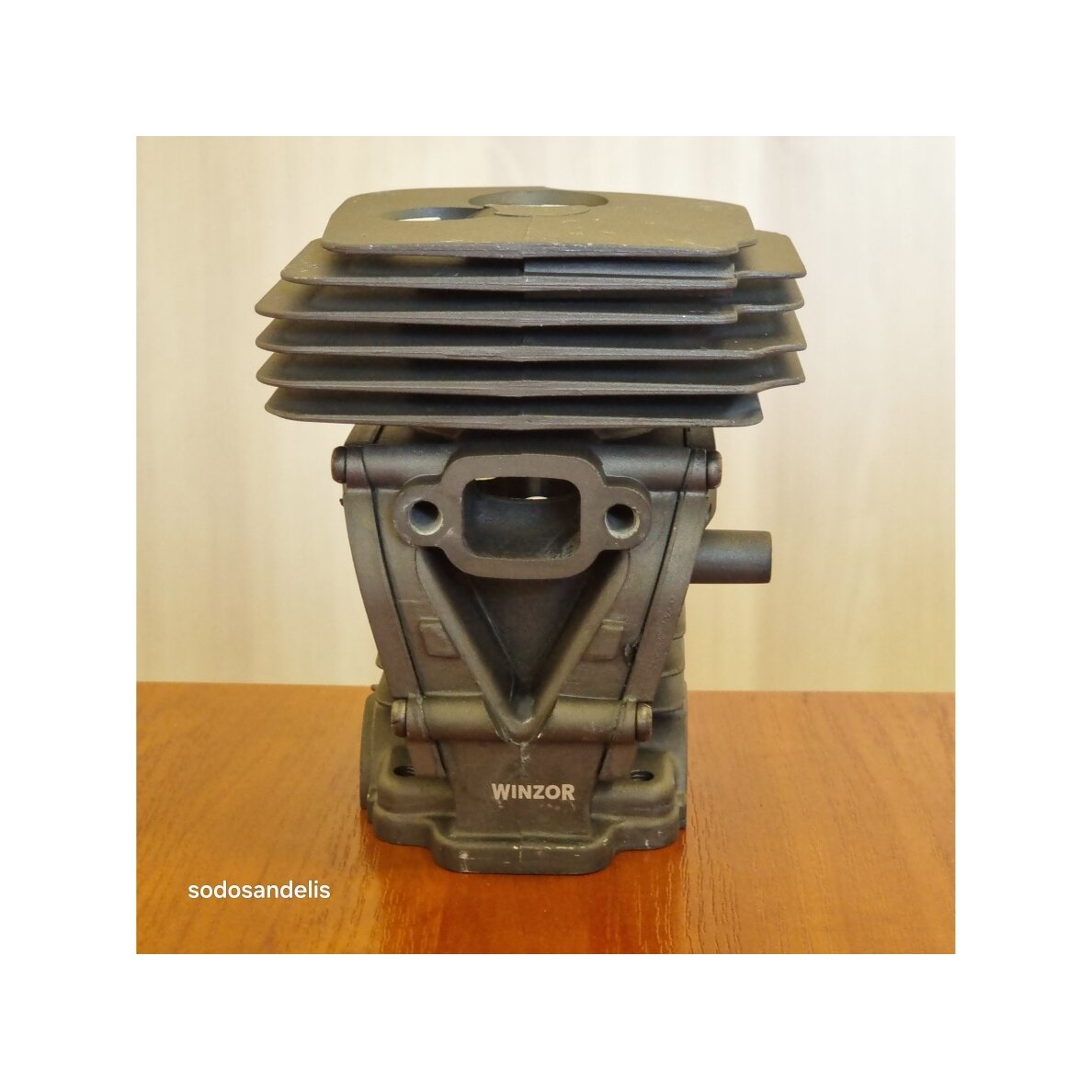 Cilindro komplektas skirtas Husqvarna 445; 450; Jonsered 2245; 2250 544119802 1