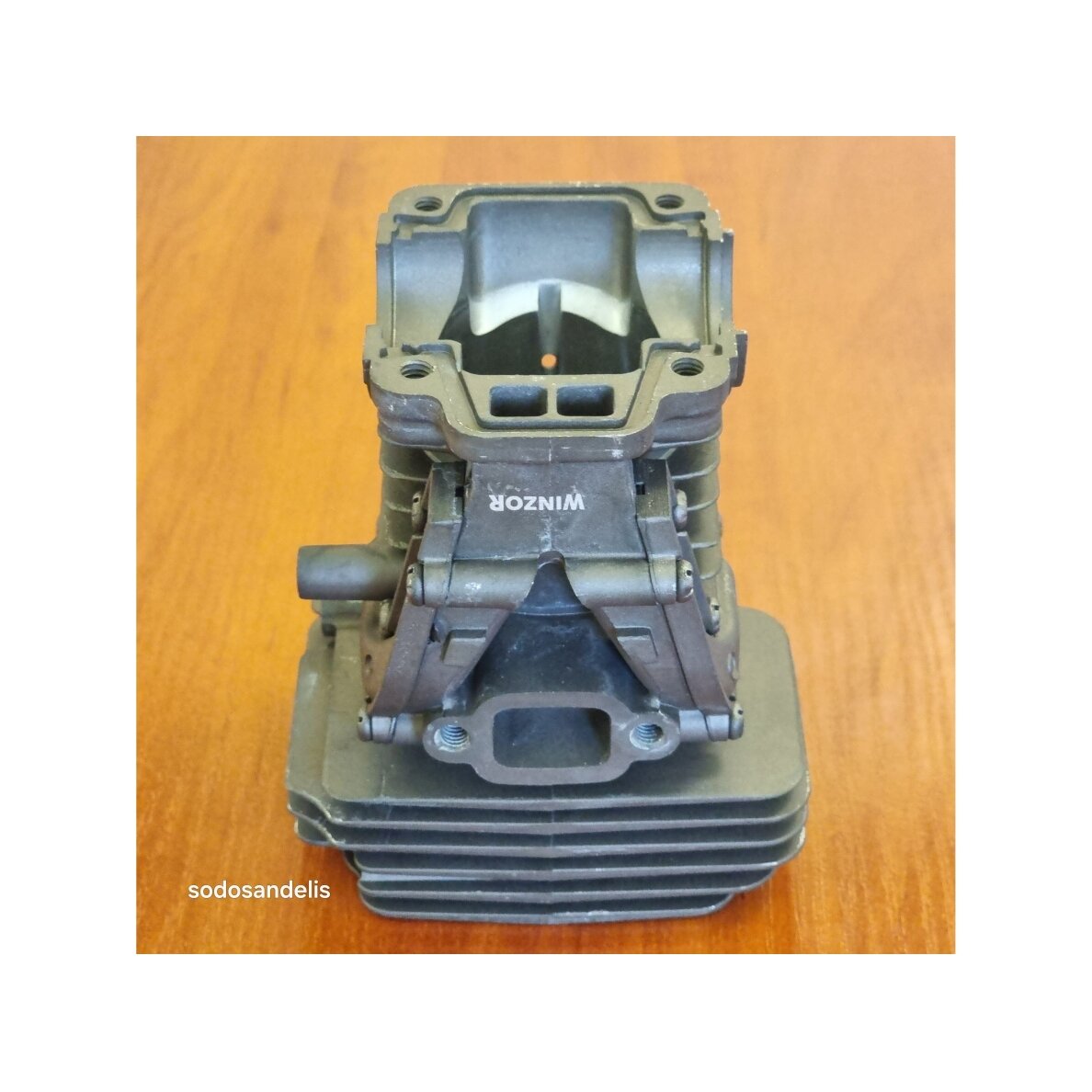 Cilindro komplektas skirtas Husqvarna 445; 450; Jonsered 2245; 2250 544119802 3