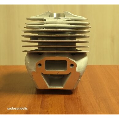 Cilindro komplektas Husqvarna 575XP 575 570 NIKASIL 51mm Part. 537254102 2 Cilindro komplektas Husqvarna 575XP 575 570 NIKASIL 51mm Part. 537254102 2