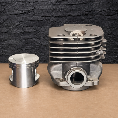 HYWAY TITANIKEL Husqvarna 372XP \/ 371XP \/ 365 \/ 362 cilindru komplekts 52 mm Big Bore - 503 93 93 72 7 HYWAY TITANIKEL Husqvarna 372XP \/ 371XP \/ 365 \/ 362 cilindru komplekts 52 mm Big Bore - 503 93 93 72 7