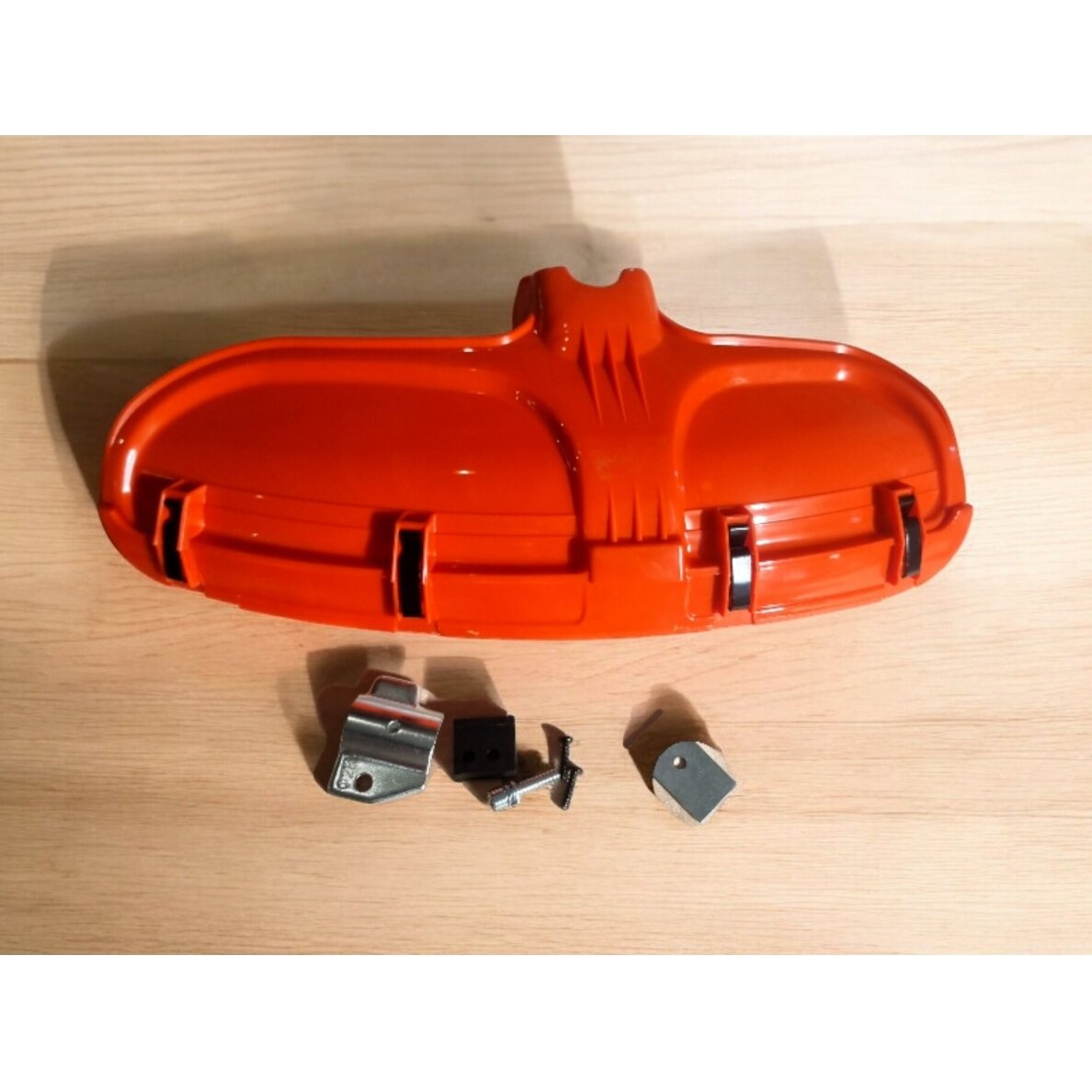 Gearcase guard Husqvarna 143 235 333 335 553  Code 537331601