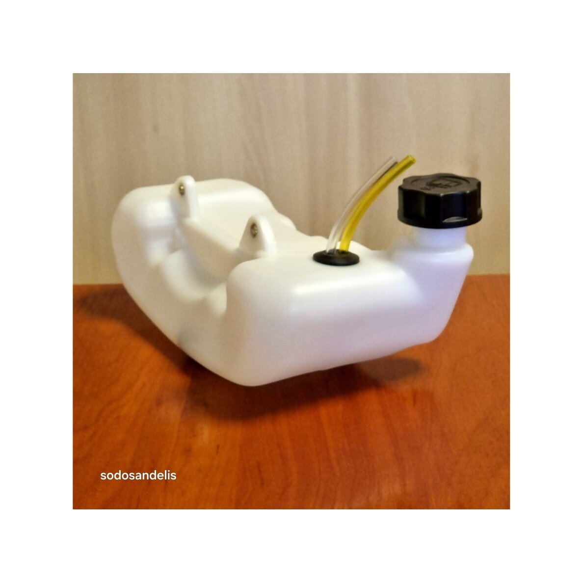 Kuro bakas kiniškam trimeriui su šonine užpylimo anga 43cc 52cc TL43 / TL52 1 Kuro bakas kiniškam trimeriui su šonine užpylimo anga 43cc 52cc TL43 / TL52 1