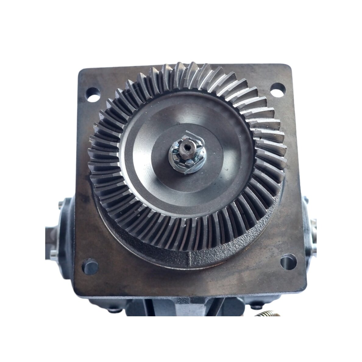 Power tiller gearbox with wheel lock 1