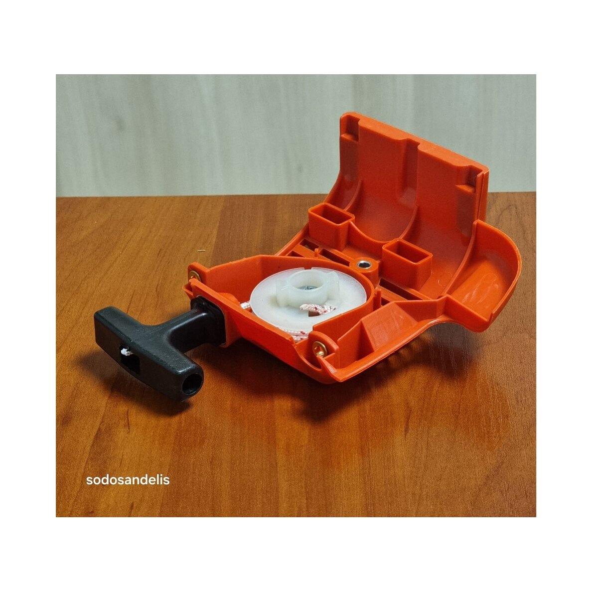 Starteris piemērots Husqvarna 323R 323RII 323RJ 323C 323L 323HE 323LD 325HDA 325HE 544071102 544071103 2 Starteris piemērots Husqvarna 323R 323RII 323RJ 323C 323L 323HE 323LD 325HDA 325HE 544071102 544071103 2