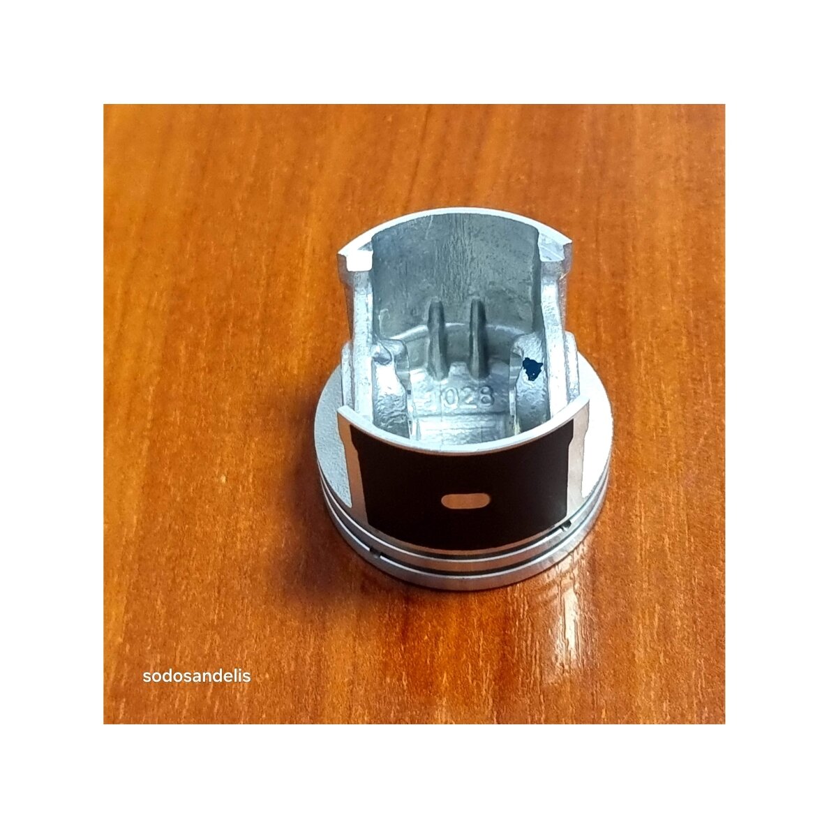 Piston for STIHL 018 MS180 MS210 (with graphite coating) 1130 030 2004 1130 034 3002 1132 034 1501 9463 650 1000 3 Piston for STIHL 018 MS180 MS210 (with graphite coating) 1130 030 2004 1130 034 3002 1132 034 1501 9463 650 1000 3