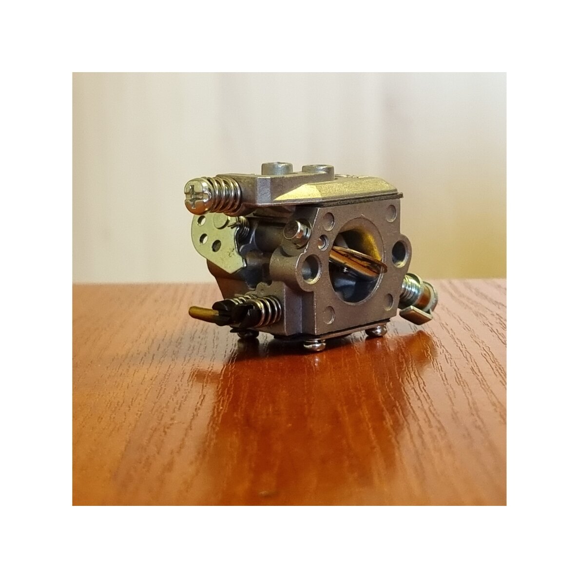 Universalus karbiuratorius kiniškiems pjūklams 2500 24-45cc 3